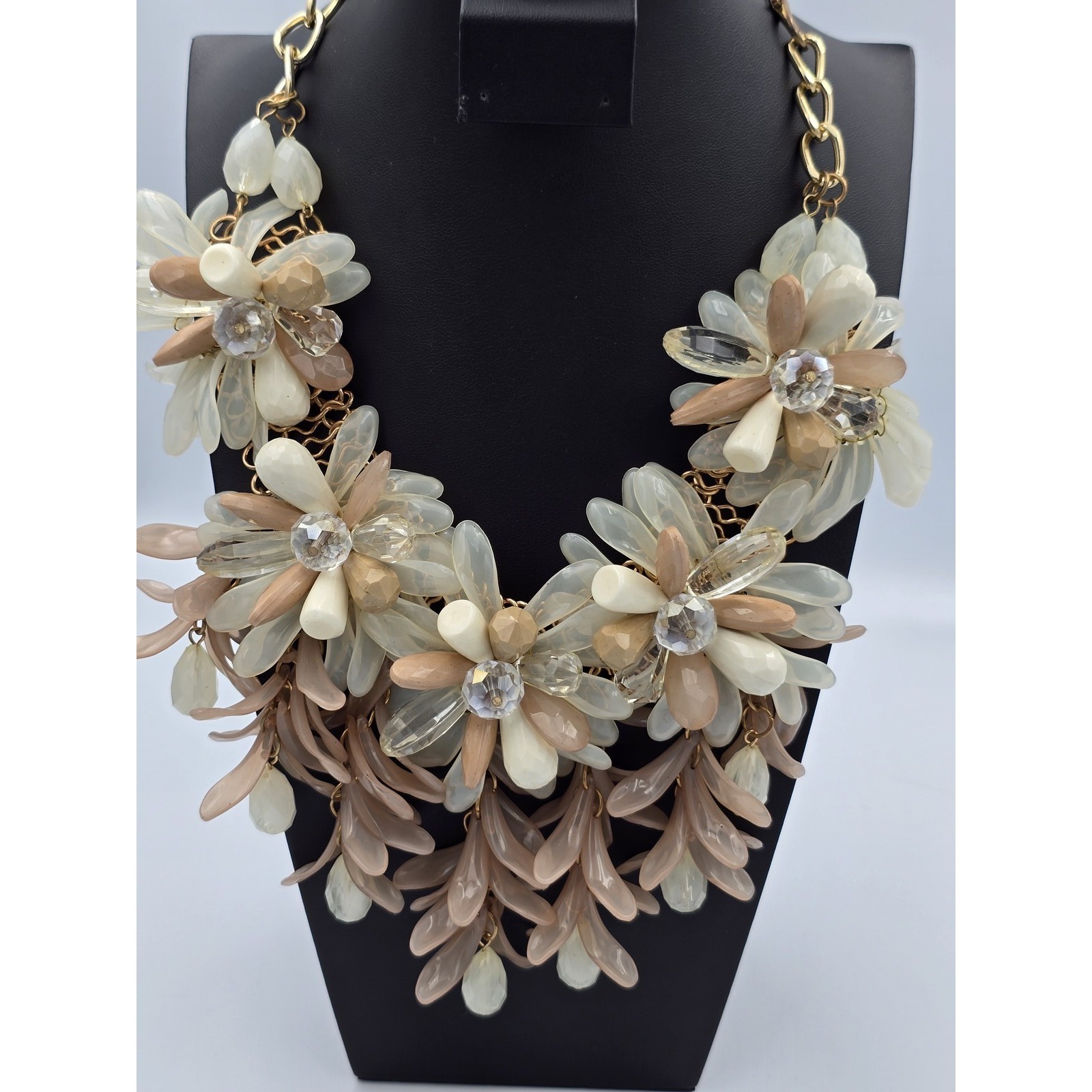 Chunky Floral Statement Bib Necklace Gold Tone Beige Cream Petal Clear Crystal 30$